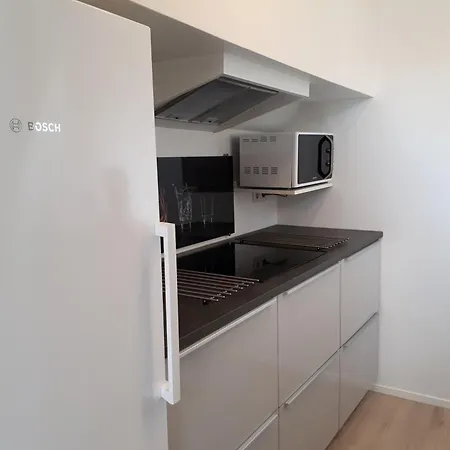 Boat On Water Hele Schip 4 보트호텔