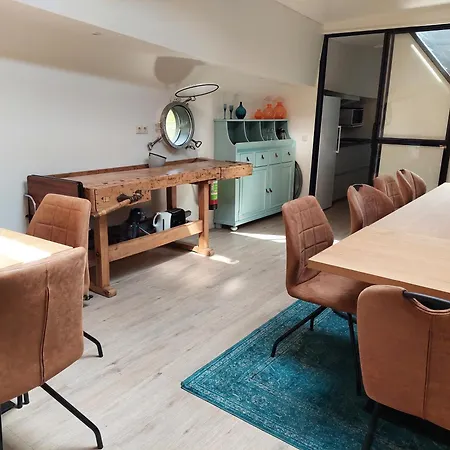 Boat On Water Hele Schip 4 Rotterdam