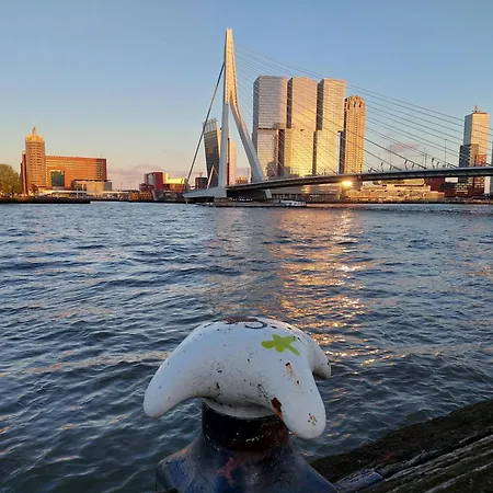 Boat On Water Hele Schip 4 *