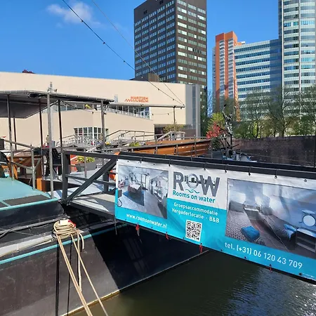 Boat On Water Hele Schip 4 Botel Rotterdam
