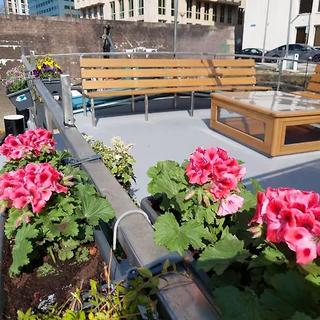 Boat On Water Hele Schip 4 *