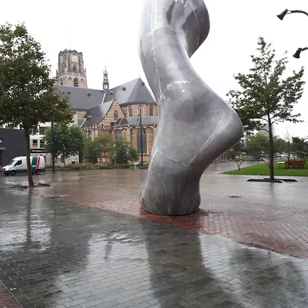 Botel Boat On Water Hele Schip 4